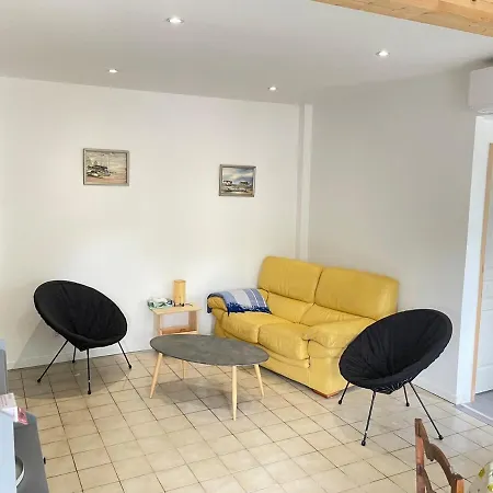 Maison Dans Le Quartier Calme De La Hume